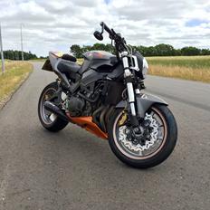 Honda CBR 954 StreetBlade