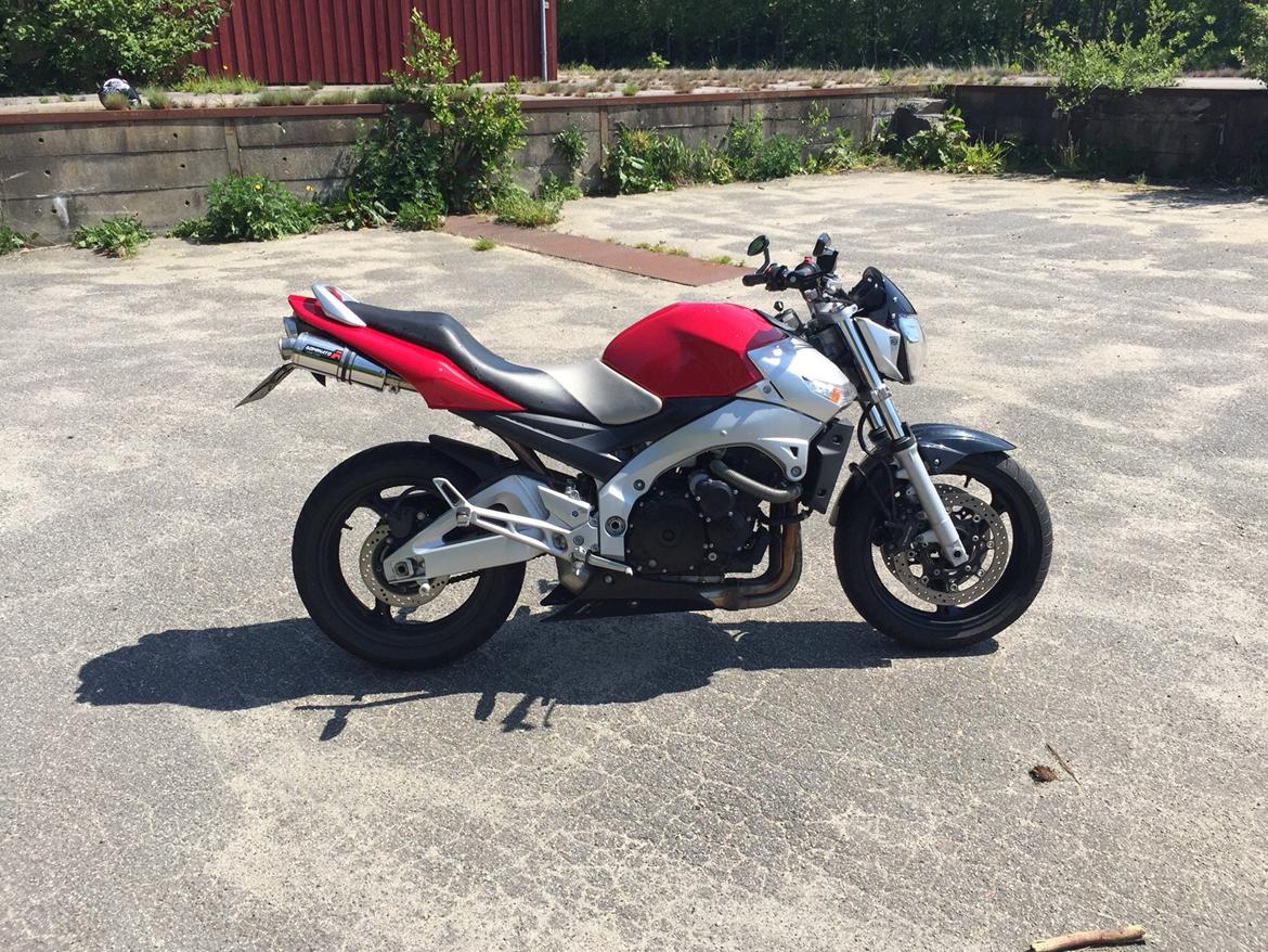 Suzuki GSR 600 billede 3