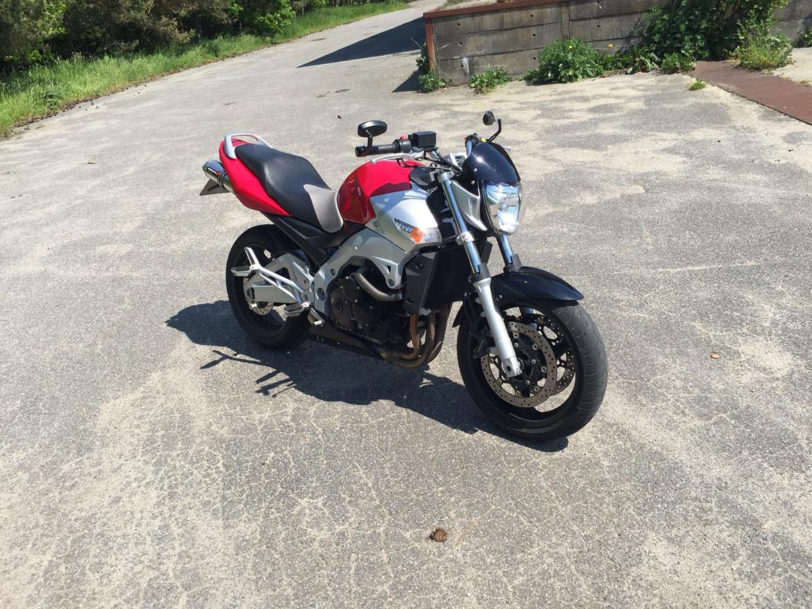 Suzuki GSR 600 billede 4
