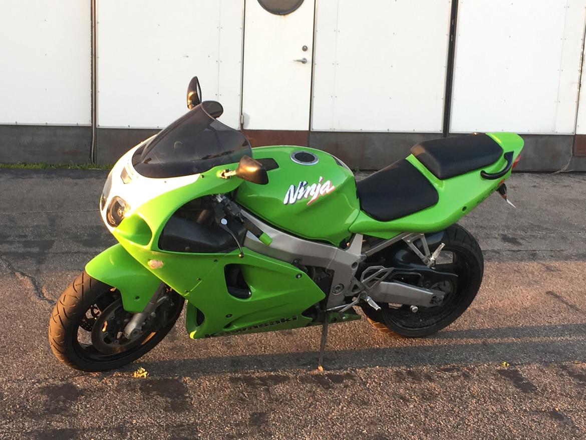 Kawasaki ZX7R billede 1