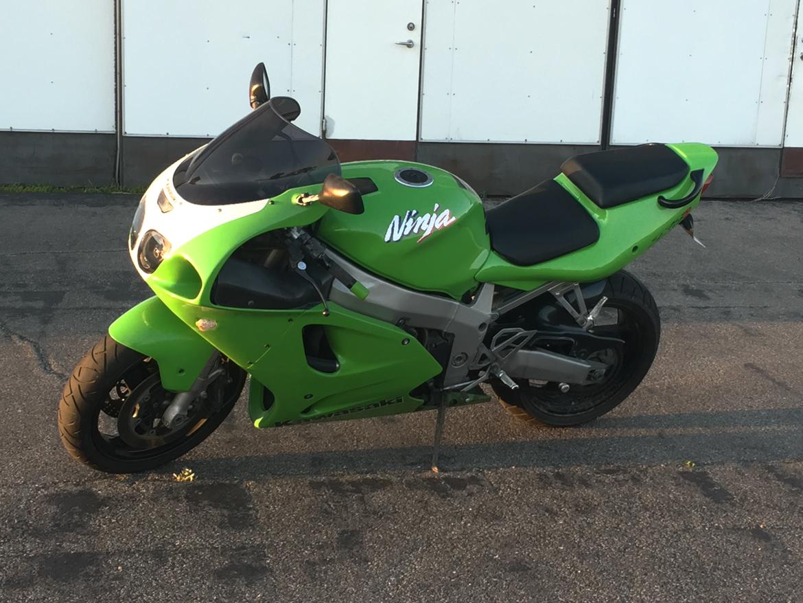 Kawasaki ZX7R billede 7