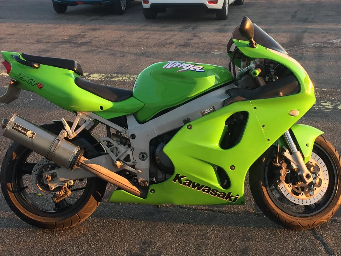 Kawasaki ZX7R billede 8