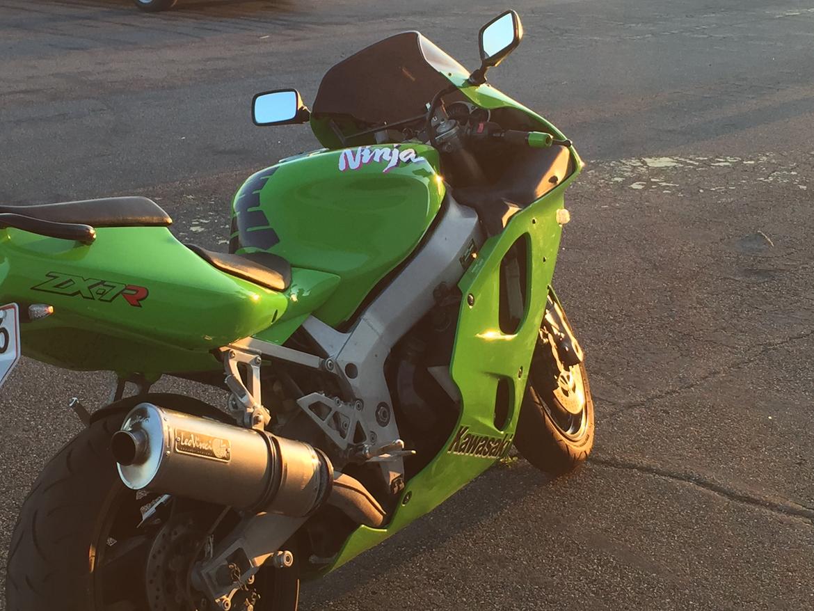 Kawasaki ZX7R billede 9