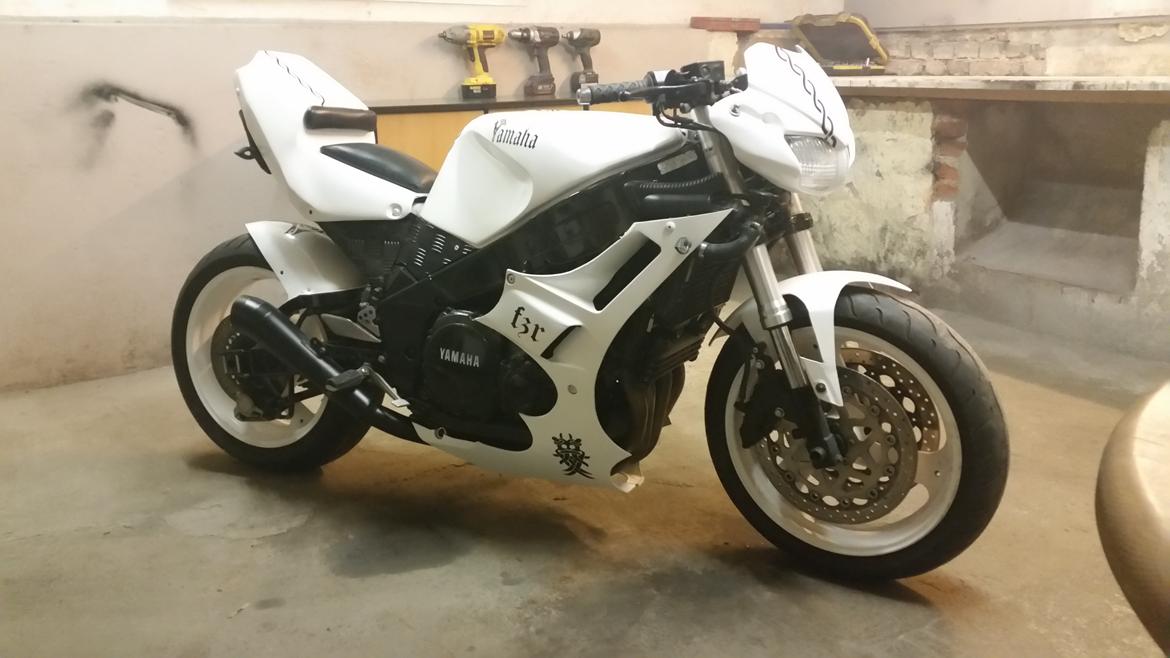 Yamaha fzr 1000 billede 1