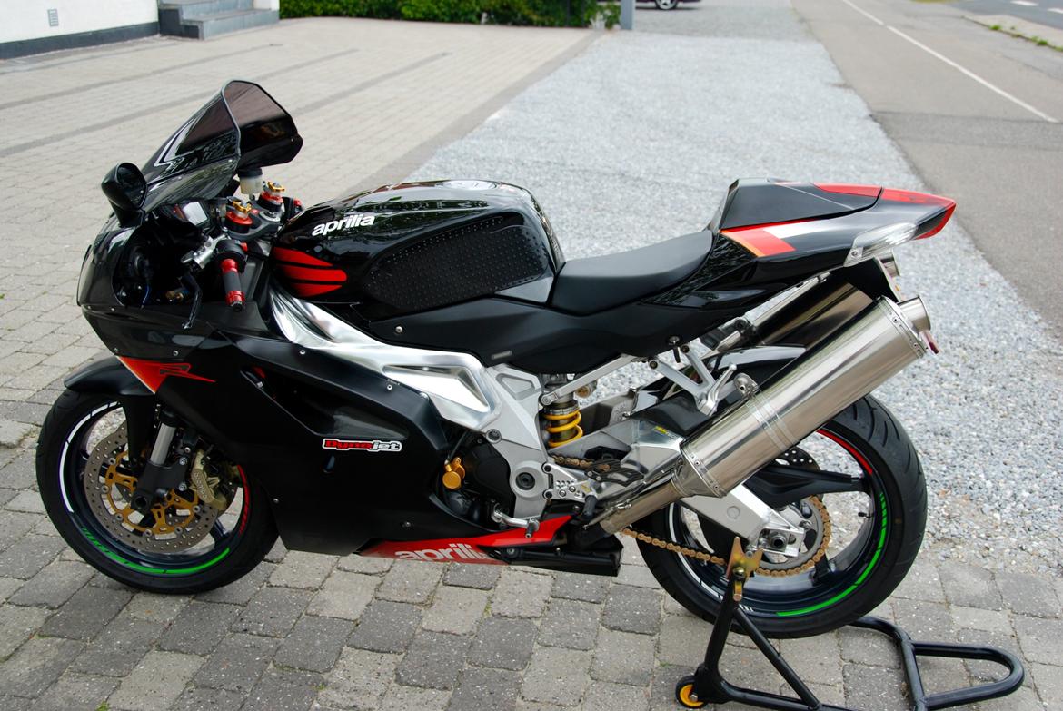 Aprilia Rsv 1000R billede 1