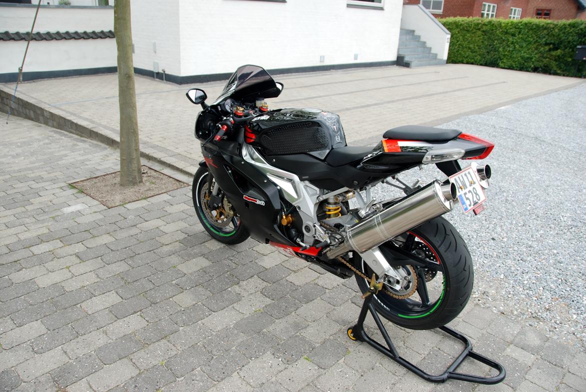 Aprilia Rsv 1000R billede 8