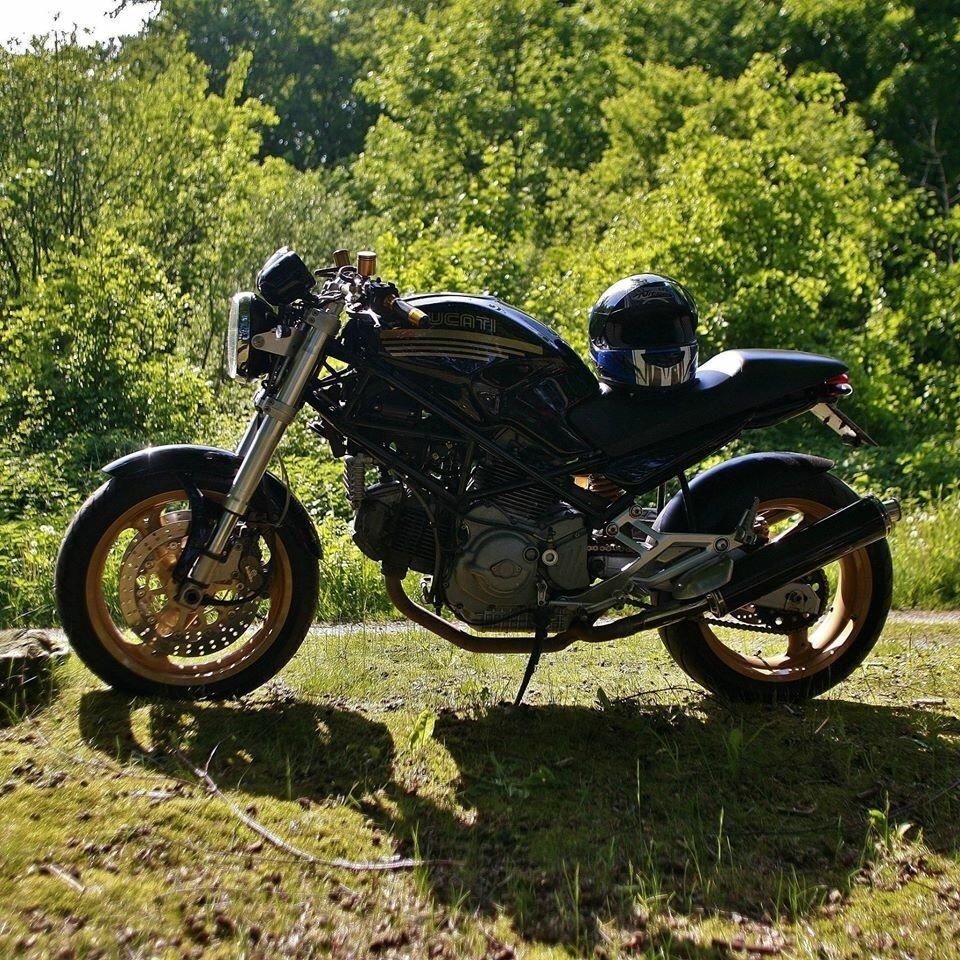 Ducati Monster 900 Dark ie - På tur billede 1