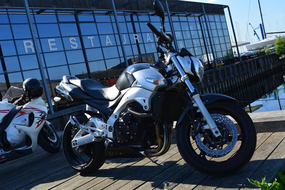 Suzuki GSR 600 billede 2