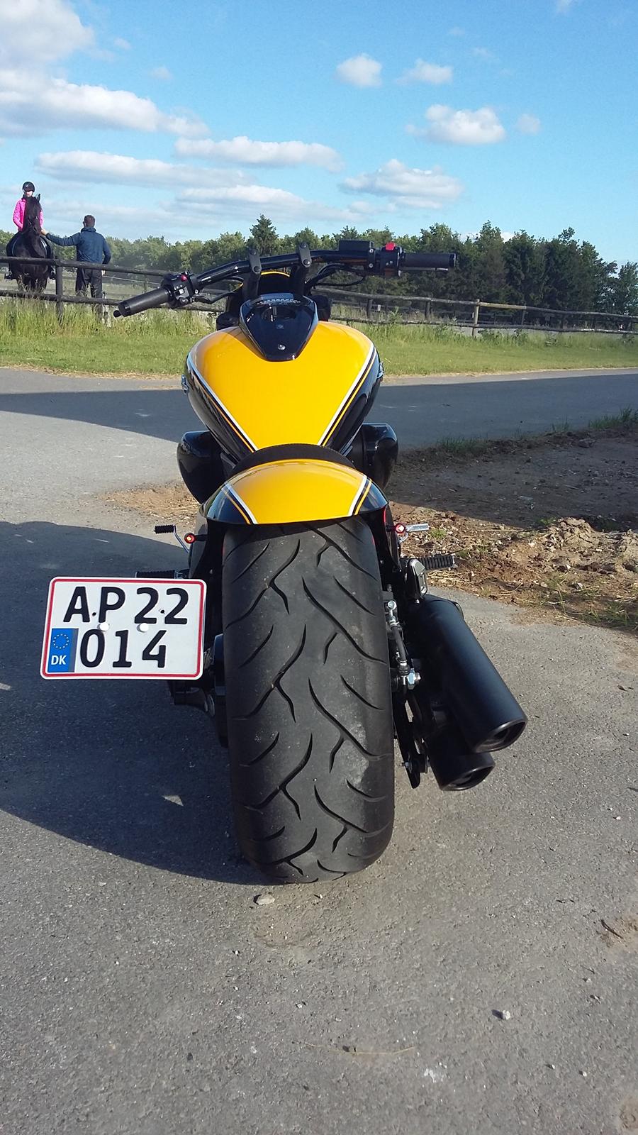 Suzuki m1800r B.O.S.S - Thunderbike sidemonteret nummerplade billede 3