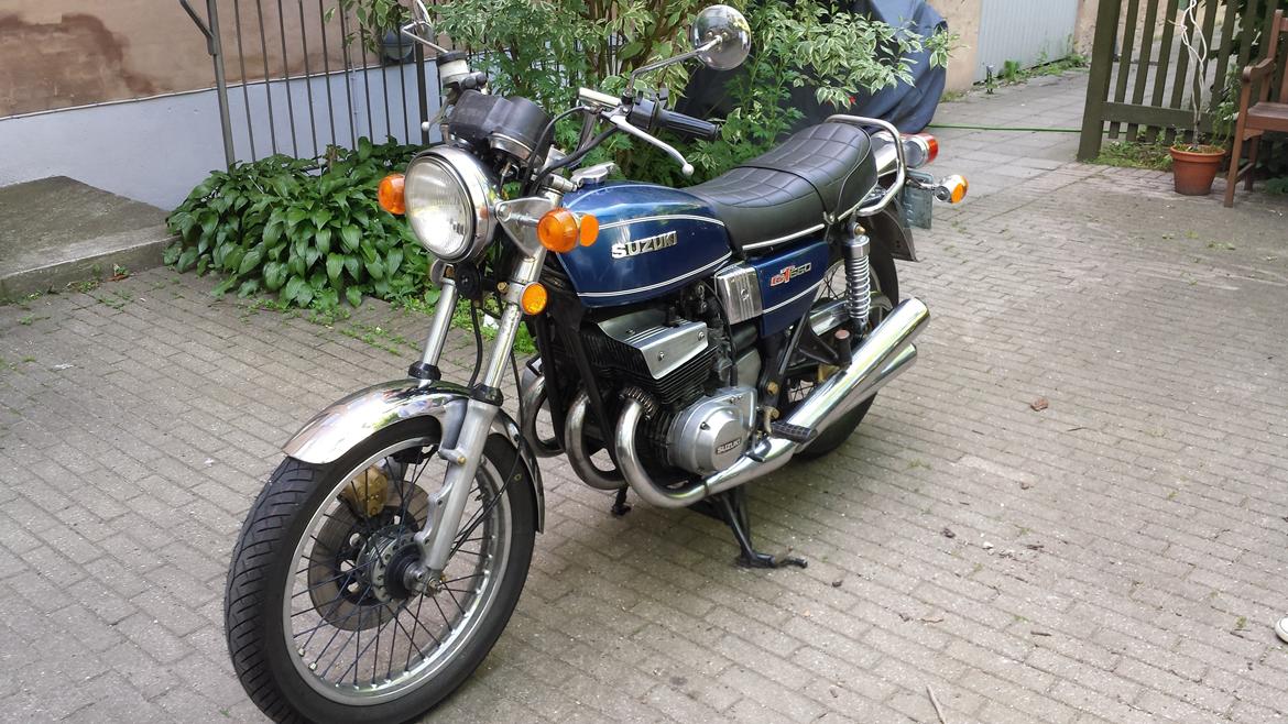 Suzuki GT 550 billede 1