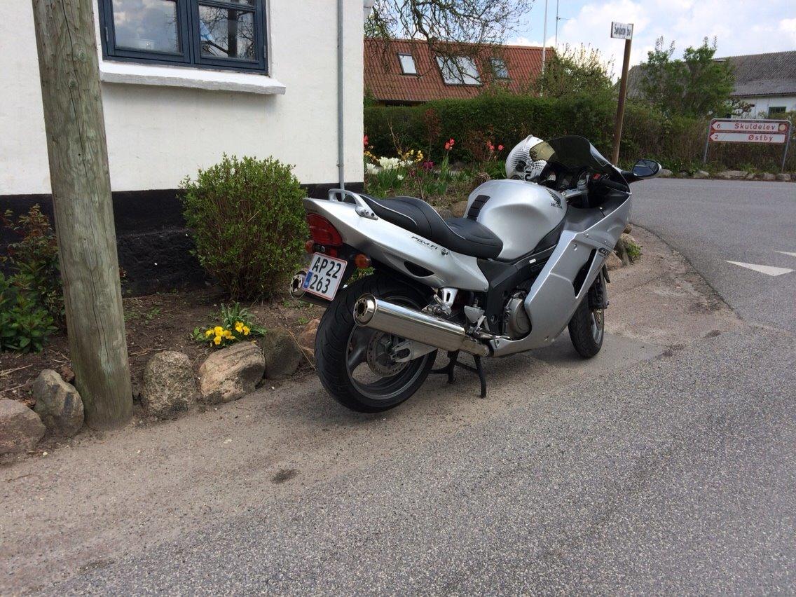 Honda Cbr 1100 xx blackbird billede 5