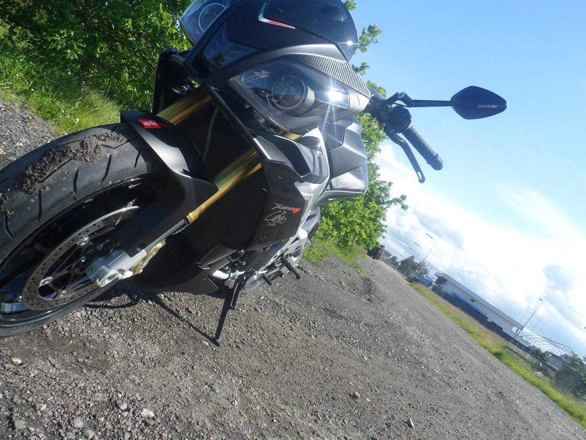 Aprilia tuono V4R APRC ABS (solgt) billede 2