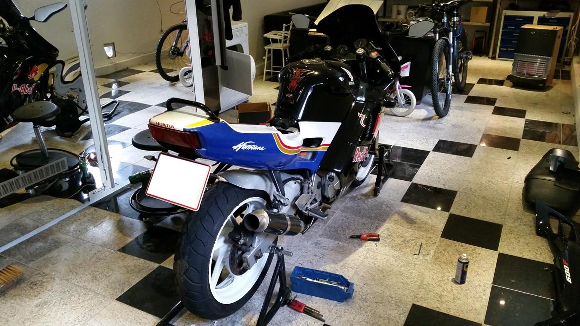 Honda CBR 600 F2 (solgt) - Prøvemontering af nye skjolde billede 6
