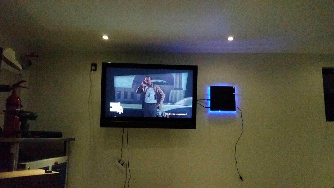 Honda VT 1100 ace (solgt) - 42" og ps3 i garagen :) billede 17