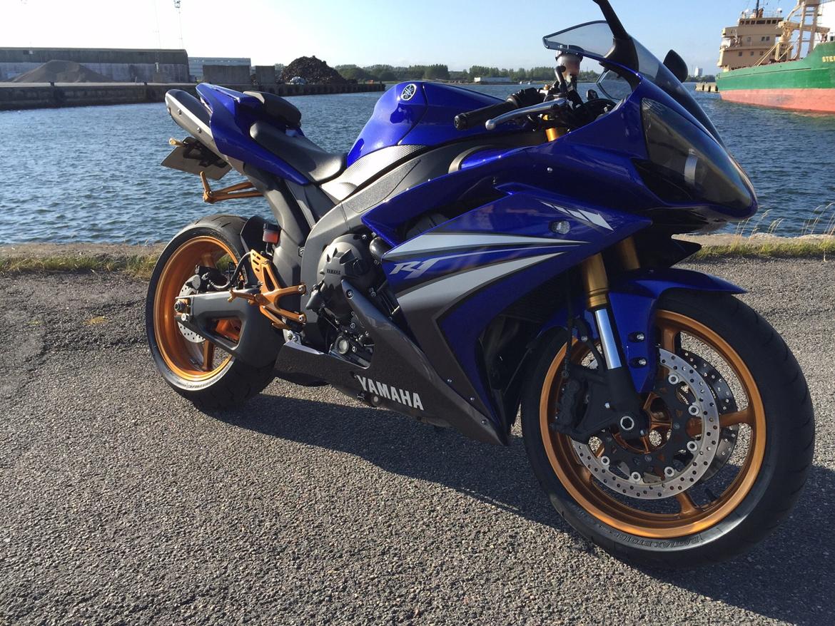 Yamaha R1 billede 12