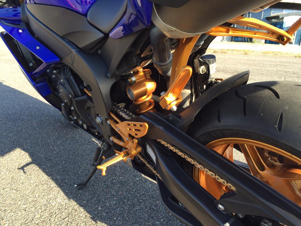 Yamaha R1 billede 14