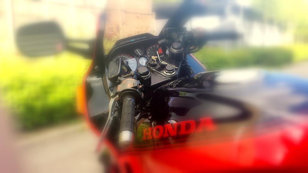 Honda cbr 1000f billede 2
