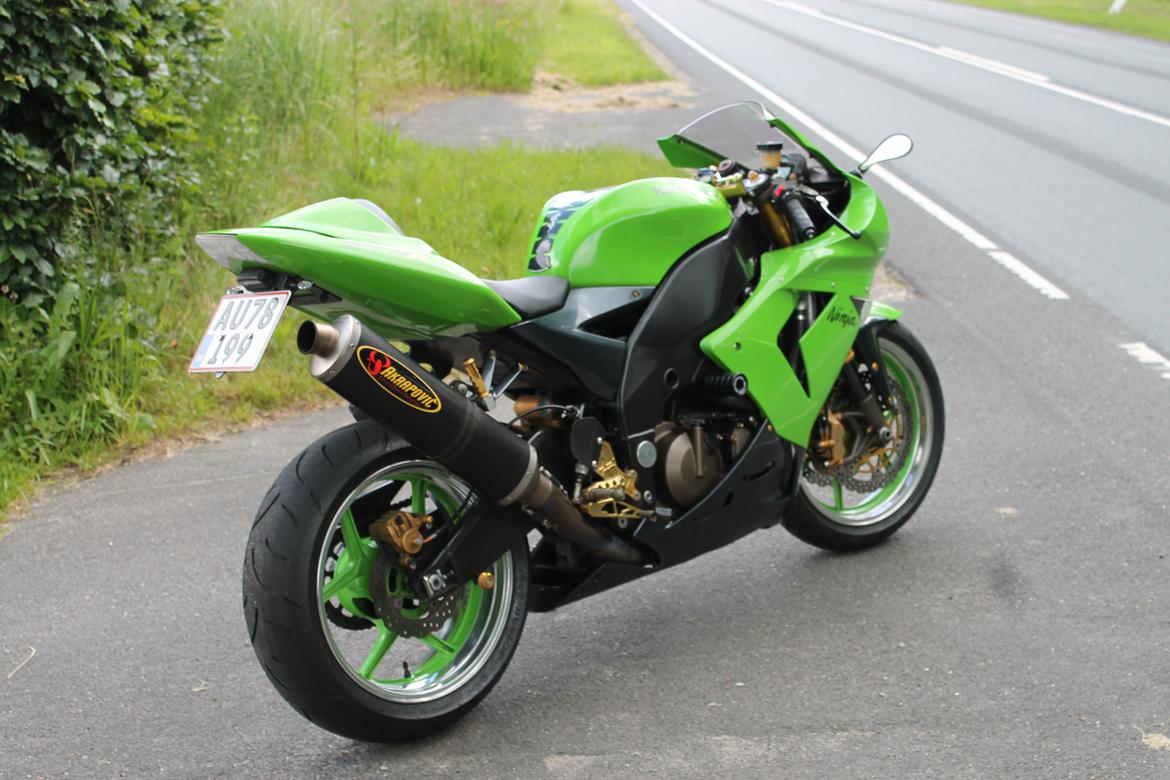 Kawasaki ZX10R TOTALSKADET billede 3