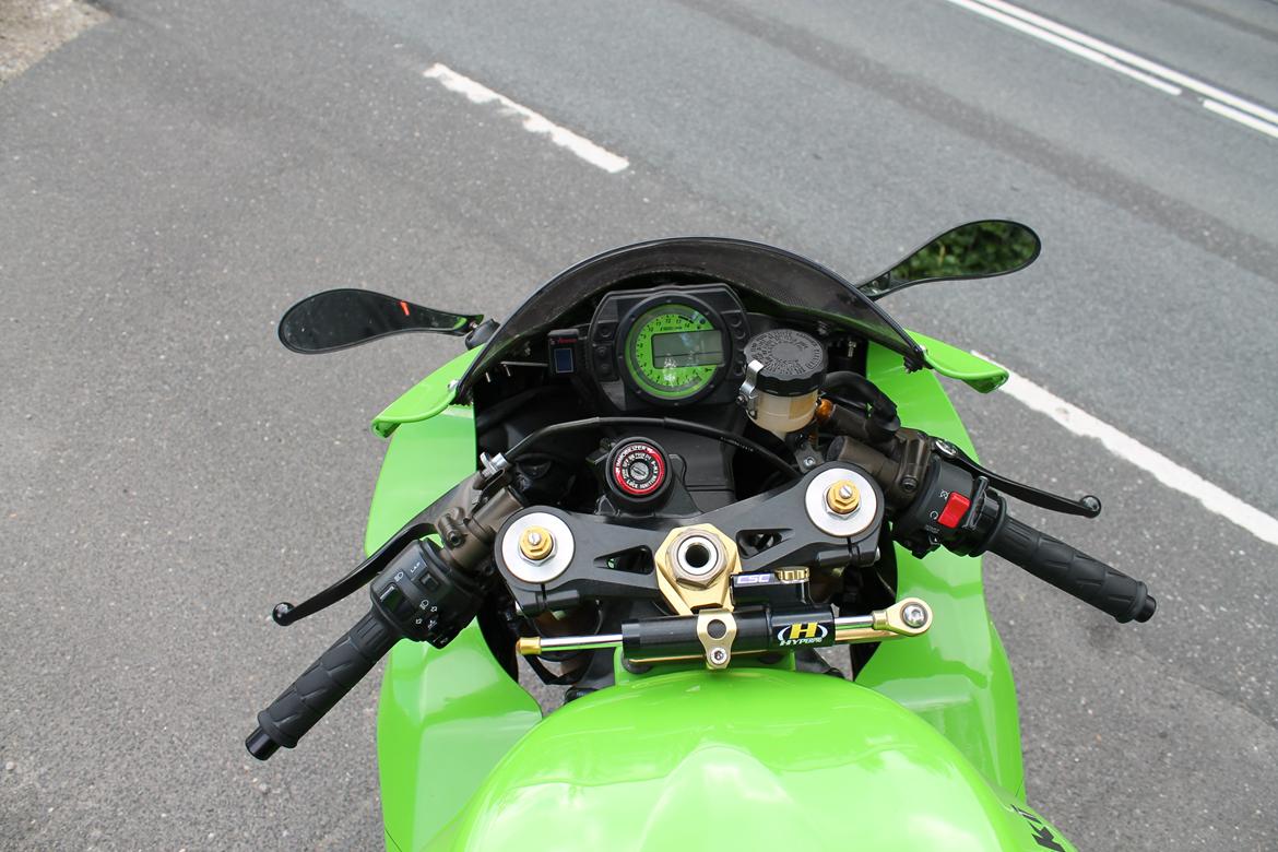 Kawasaki ZX10R TOTALSKADET billede 4