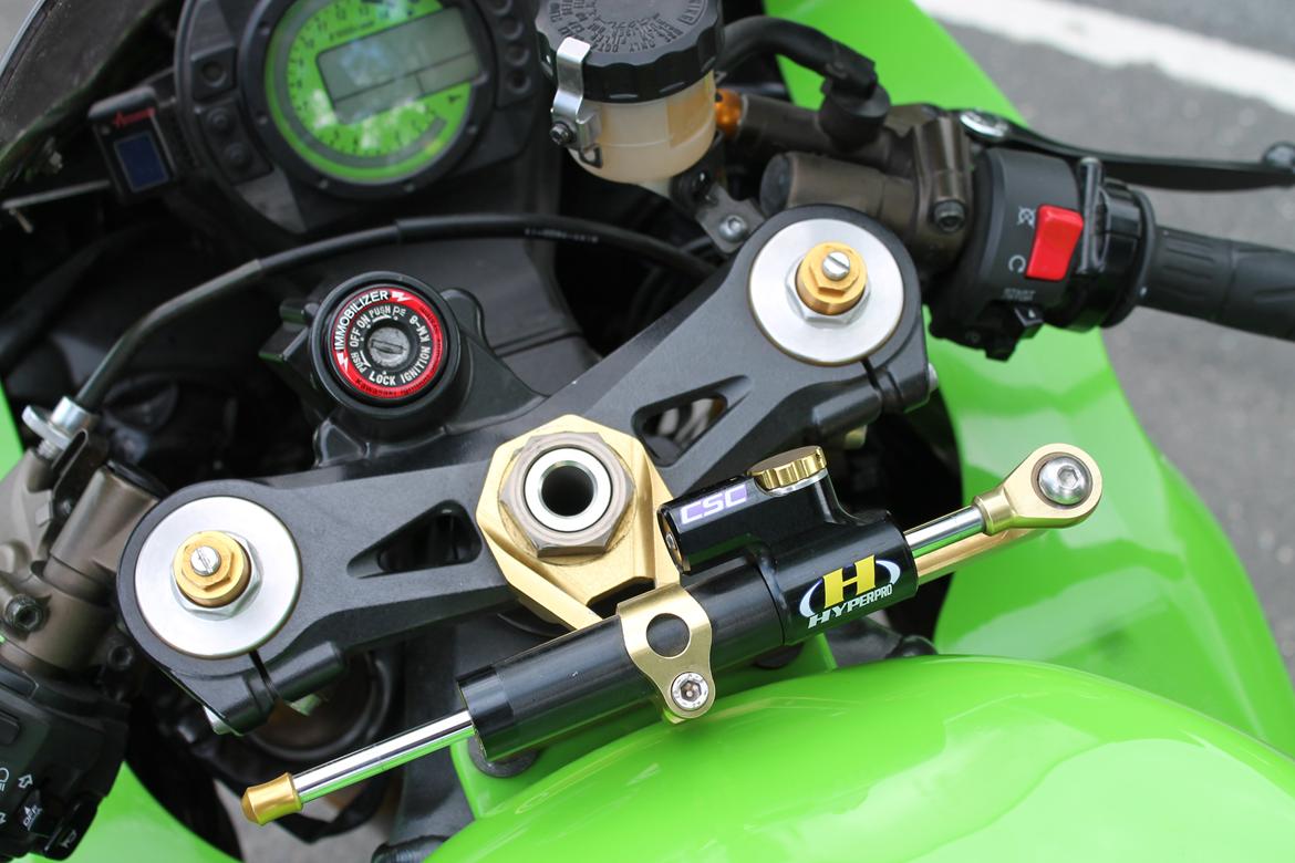 Kawasaki ZX10R TOTALSKADET billede 13