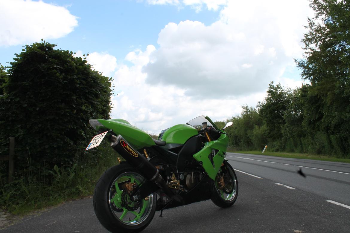 Kawasaki ZX10R TOTALSKADET billede 17