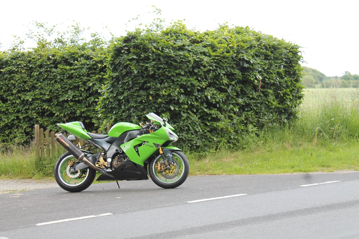 Kawasaki ZX10R TOTALSKADET billede 18