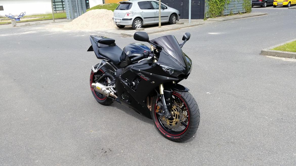 Yamaha R6 billede 3