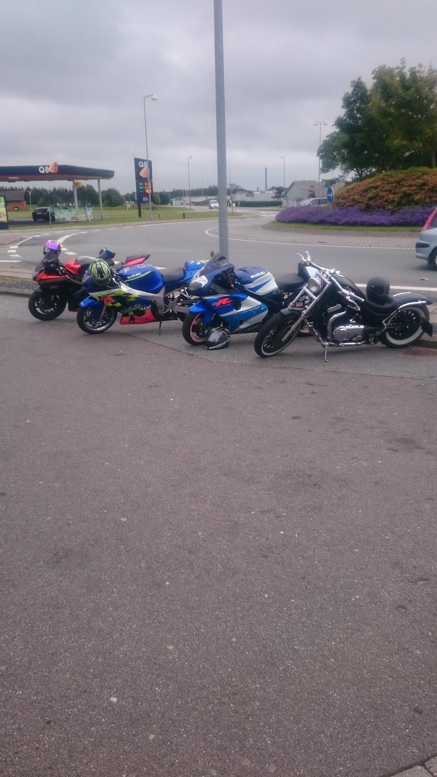 Suzuki gsxr 600 ( movistar edition)  - en lille søndags tur med drengene  billede 9