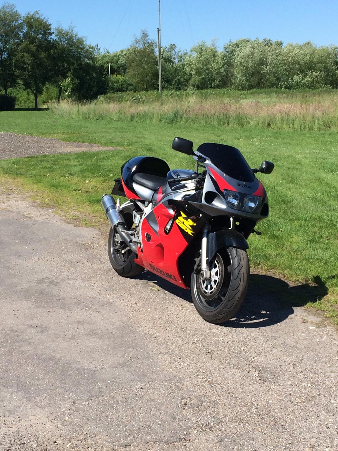 Suzuki GSXR 600 SRAD billede 4