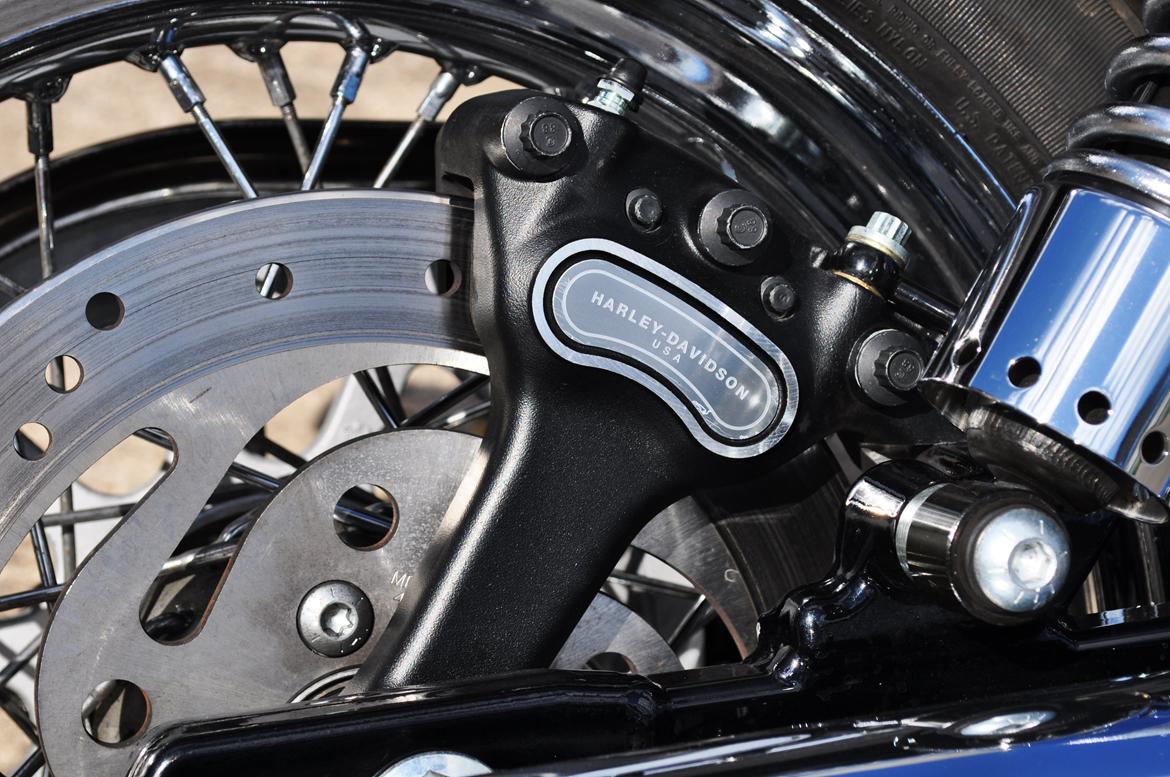 Harley Davidson FXDC - Super Glide Custom. - Enkelt 292 mm skive  - 4 stempel caliper. billede 7