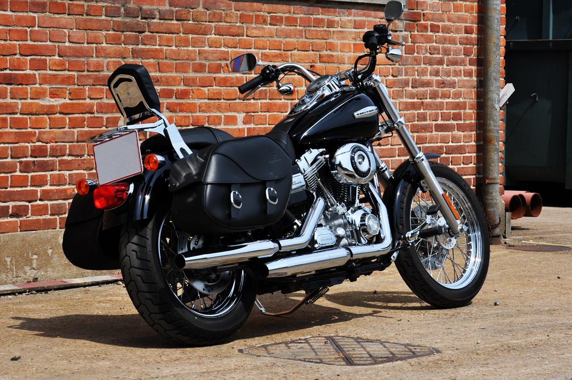 Harley Davidson FXDC - Super Glide Custom. - Sissybar giver lidt tryghed og komfort hos passageren. billede 14