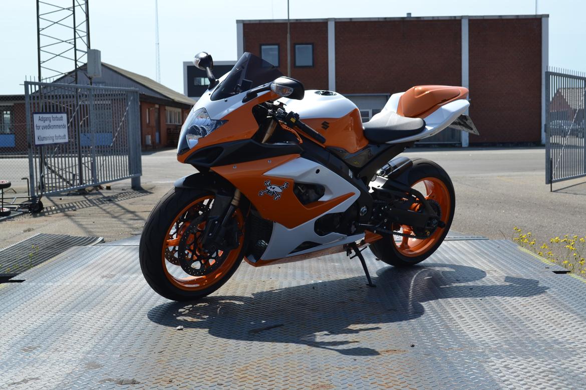 Suzuki GSXR 1000 k6 solgt billede 2
