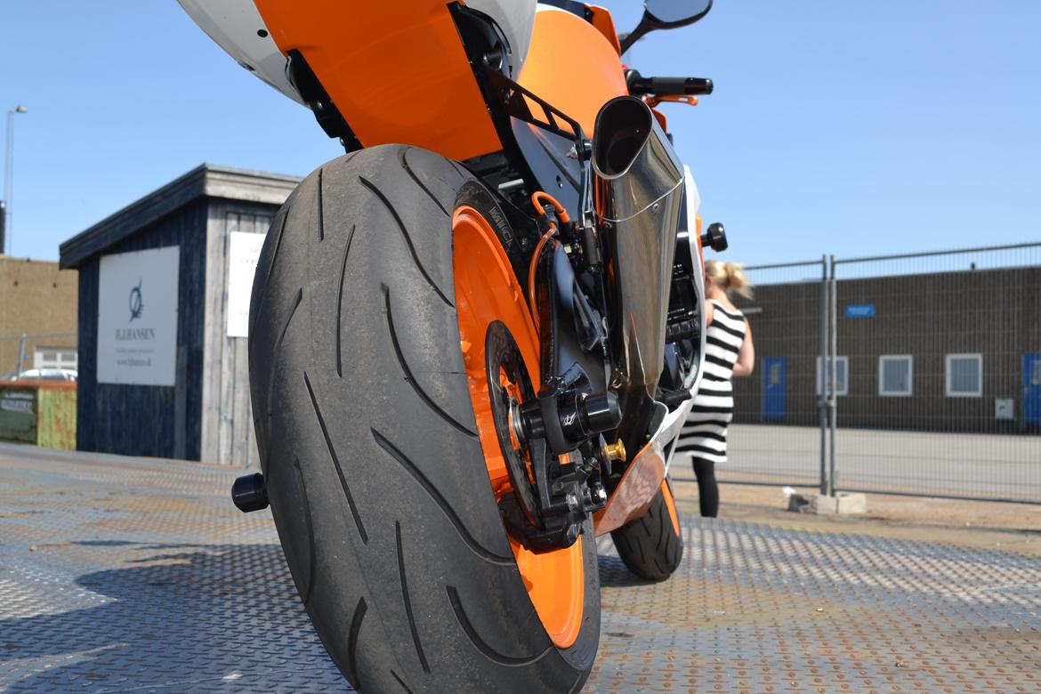 Suzuki GSXR 1000 k6 solgt billede 10