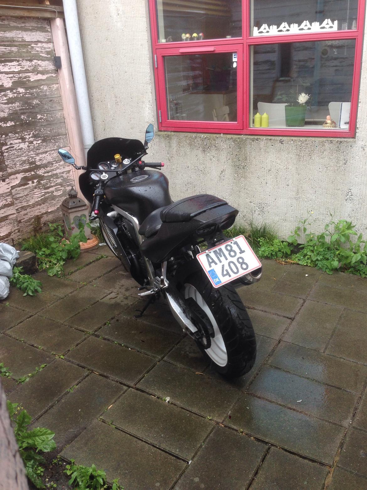 Suzuki GSXR 400 billede 7