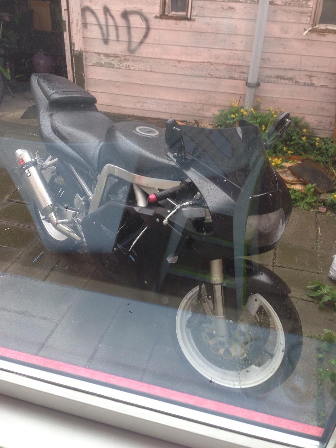 Suzuki GSXR 400 billede 8