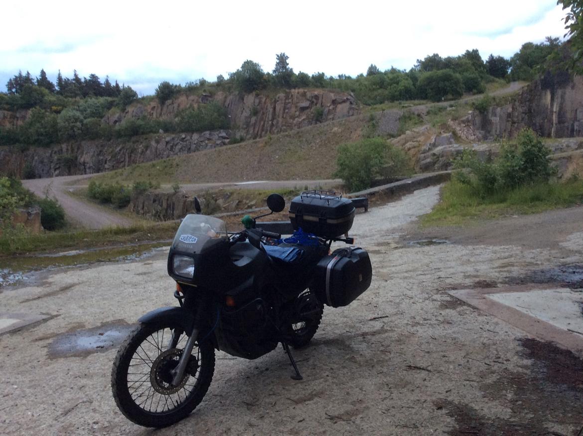 Honda Transalp XL 600 V - Ved et gammelt stenbrud på Bornholm. billede 41