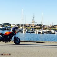 Yamaha FZ750