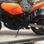 Yamaha FZ750