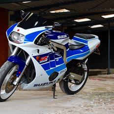 Suzuki GSXR 400 SP II