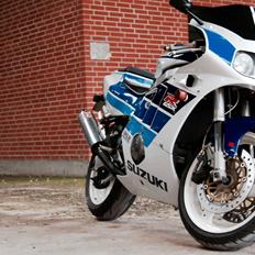 Suzuki GSXR 400 SP II