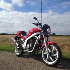 Hyosung GT 125 Naked