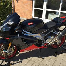 Aprilia RSV1000R