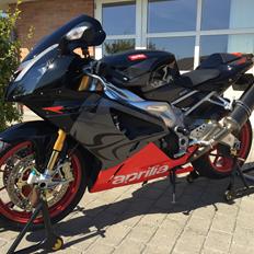 Aprilia RSV1000R