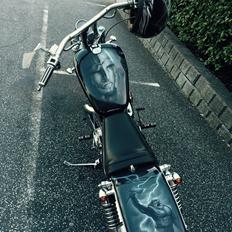 Suzuki Intruder  750