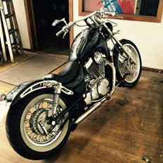 Suzuki Intruder  750