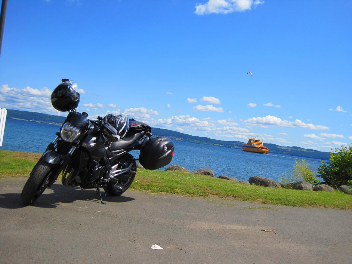 Suzuki GSR600 - Lige ankommet til Visingsö, Vättern, Sverige - 2015 billede 7