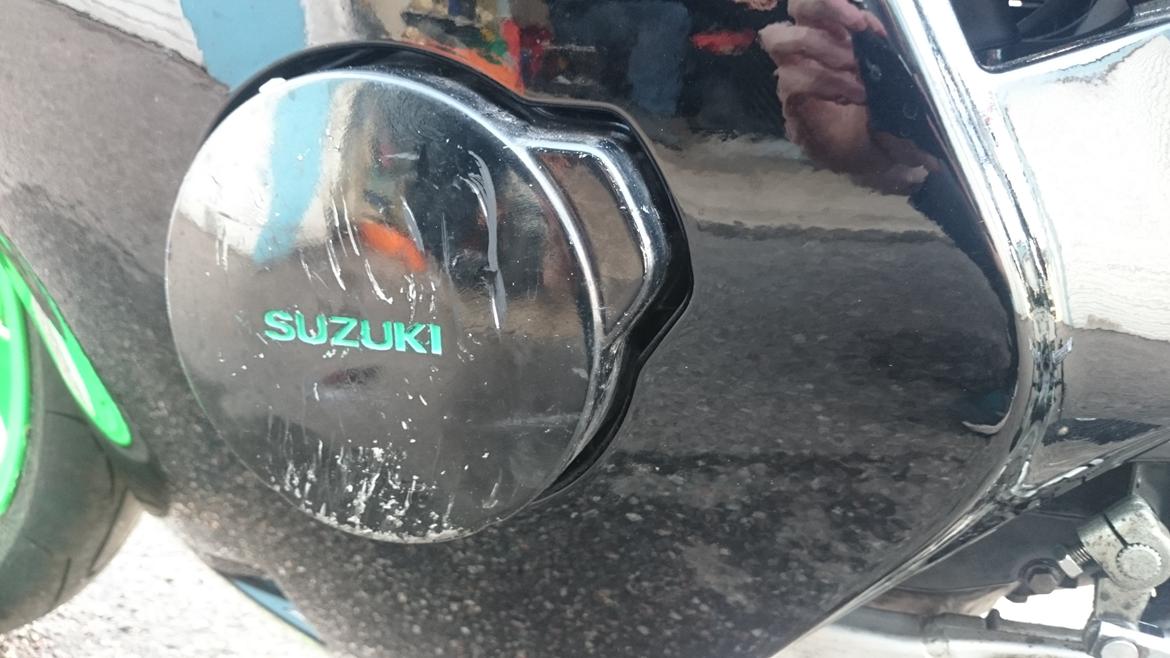 Suzuki GSXR 250 - Grøn Suzuki optegnet med Posca tusch. Det blev desværre ikke den ønskede farve. billede 15