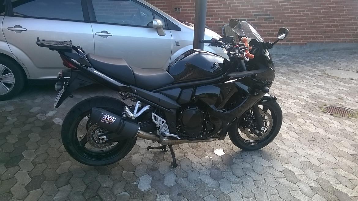 Suzuki GSX 1250 FA (Solgt) billede 3