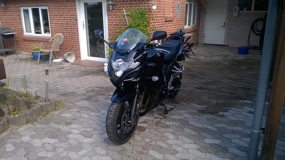 Suzuki GSX 1250 FA (Solgt) billede 1