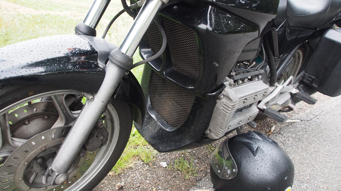 BMW K75C - Lidt gitterværk og bundkåbe billede 15